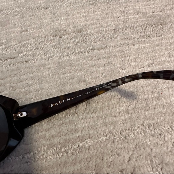 Vintage RALPH by Ralph Lauren Brown Tortoise Sunglasses - Picture 3 of 5